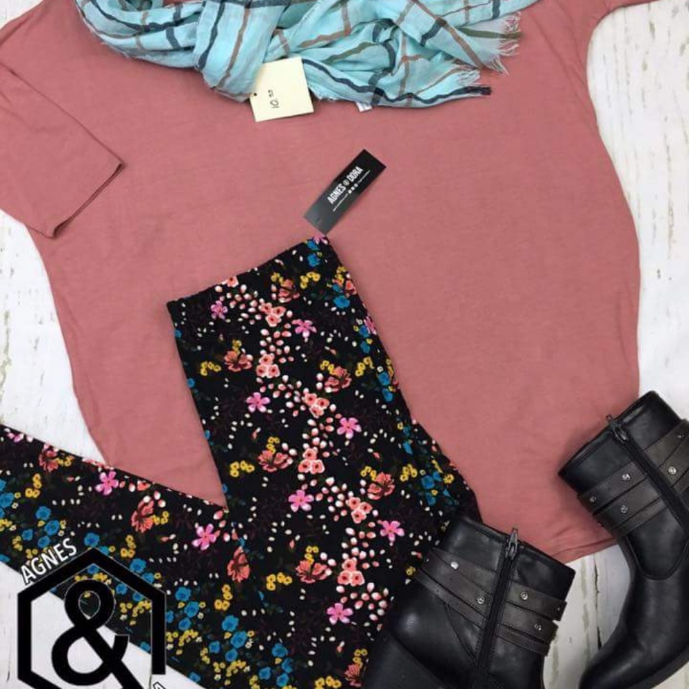 Agnes and Dora leggings